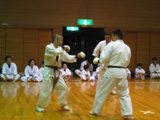 昇段審査会 十人組手!_c0118332_2250915.jpg