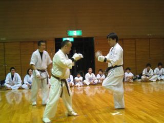 昇段審査会 十人組手!_c0118332_22515763.jpg