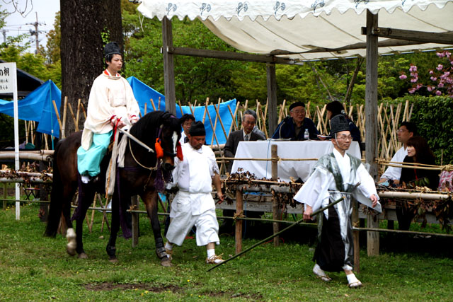 賀茂競馬 足汰式(あしそろえしき)_e0048413_22223614.jpg