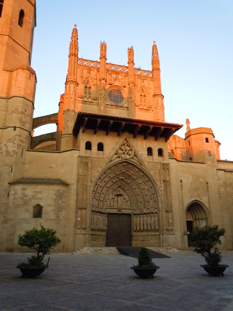 Huesca ウエスカ_c0213220_439204.jpg