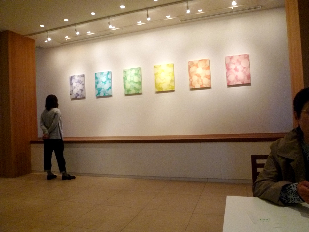 1521) 「山本雄基・個展 『グレーゾーンが踊っている』」 六花亭・福住店　終了4月1日（金）～4月30日（土)_f0126829_103788.jpg