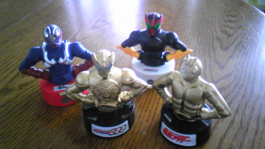 ハッピーセットは歴代仮面ライダー大図鑑付き O Blog Of Y S ハッピーセットは歴代仮面ライダー大図鑑付き O Blog Of Y S