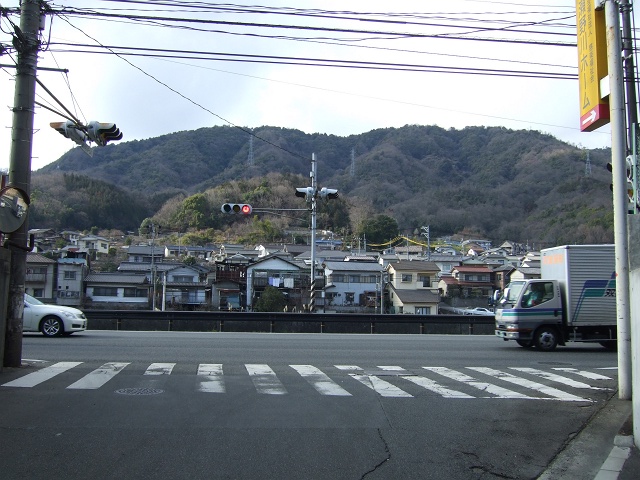 中野東2丁目の工場地帯を貫く道_b0095061_2119748.jpg