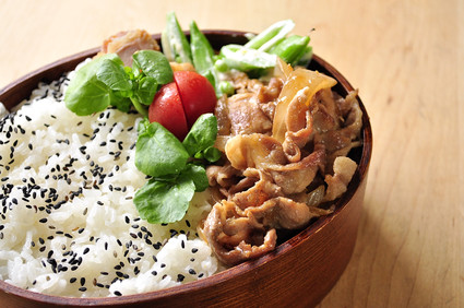 お約束の肉弁当_b0171098_7372752.jpg