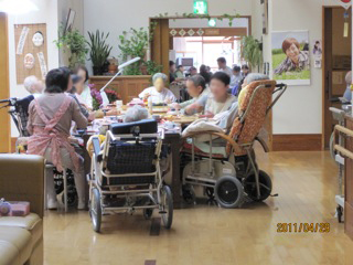 福島訪問──その1 飯舘村の特別養護老人ホーム_b0210634_20305046.jpg