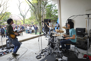 11 04 30 土 仙台市勾当台公園野外音楽堂 Oto No Mori Andymori Staff Blog