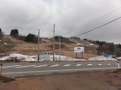 浦佐スキー場の雪が消えました_a0084753_8502925.jpg