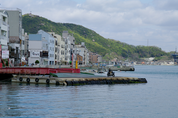 尾道小旅行、路地を抜けて海へ_e0079696_1033368.jpg