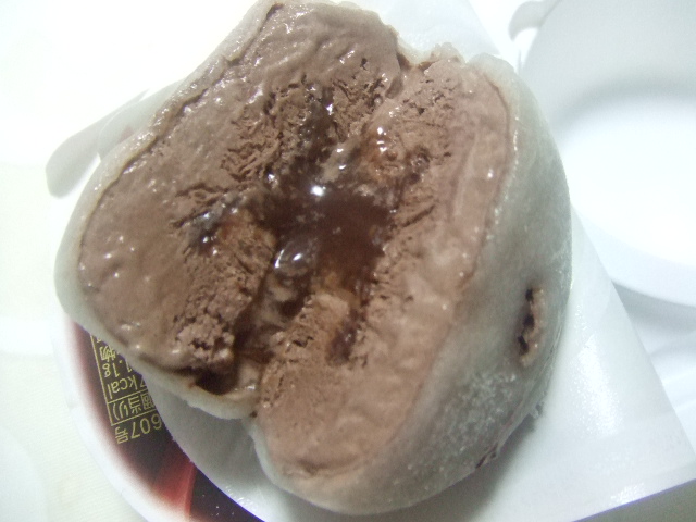 雪見だいふく ダブル生チョコレート_f0076001_2352712.jpg