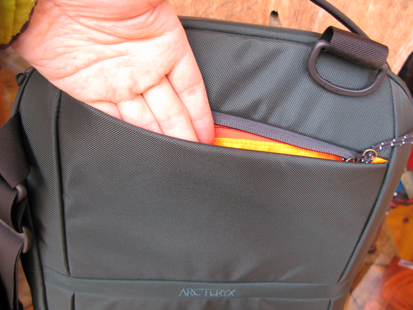 ARC'TERYX SWITCHBLADE : OUTDOOR SHOP MOOSE ブログ ARC'TERYX SWITCHBLADE : OUTDOOR SHOP MOOSE ブログ