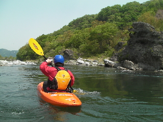 水を選んでキャッチ_b0225495_21592818.jpg