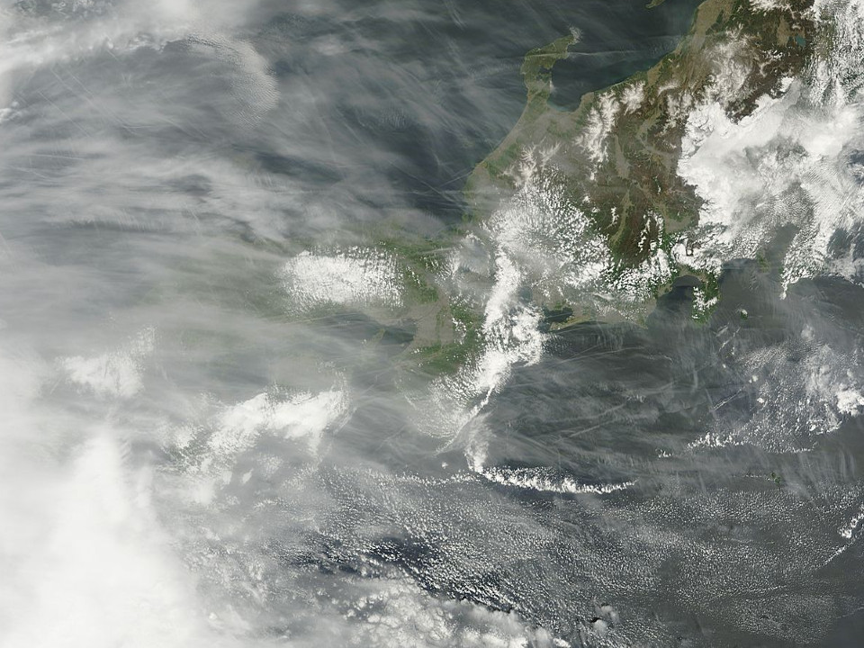 NASAの衛星画像がとらえた今日のケムトレイル：パイロットの命はそう長くないはず！？_e0171614_2120112.jpg