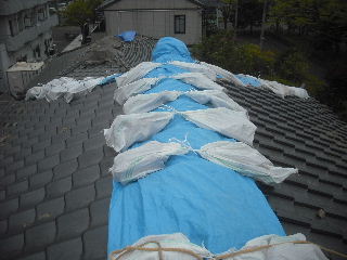 緊急修復作業_f0031037_2126385.jpg