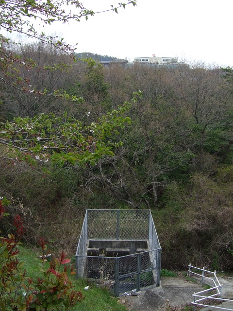 矢野町寺屋敷を歩く　その1　山水苑バス停と、呉市との境界線_b0095061_10104229.jpg