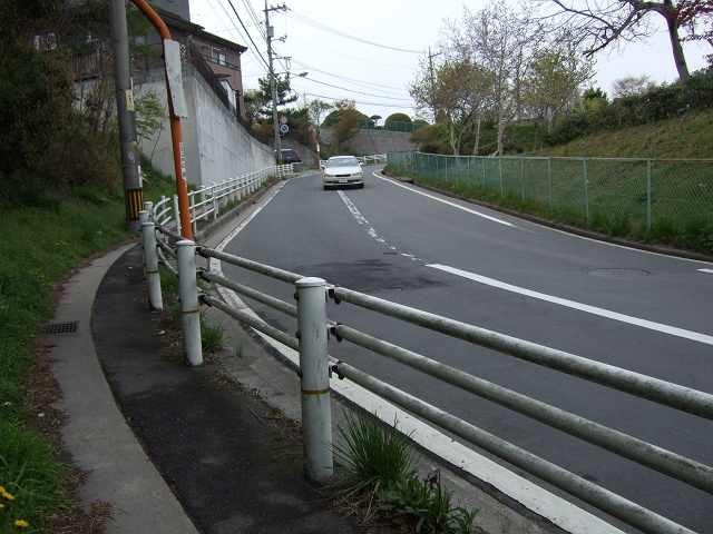 矢野町寺屋敷を歩く　その1　山水苑バス停と、呉市との境界線_b0095061_10165357.jpg