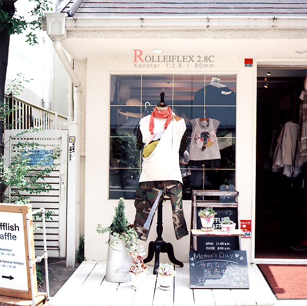 ROLLEIFLEX 2.8C_b0049843_20532981.jpg