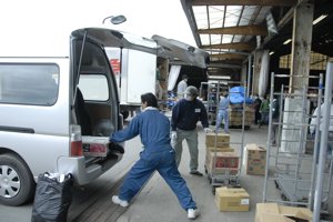 2回目の被災地訪問 ⑥ 物資を届ける_f0088456_34739.jpg