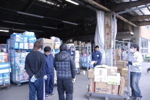 2回目の被災地訪問 ⑥ 物資を届ける_f0088456_35484.jpg