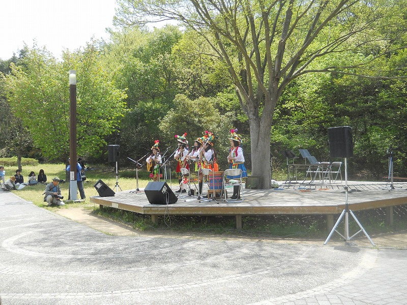 三木山森林公園でのフォルクロ―レ音楽祭_a0129562_6595545.jpg