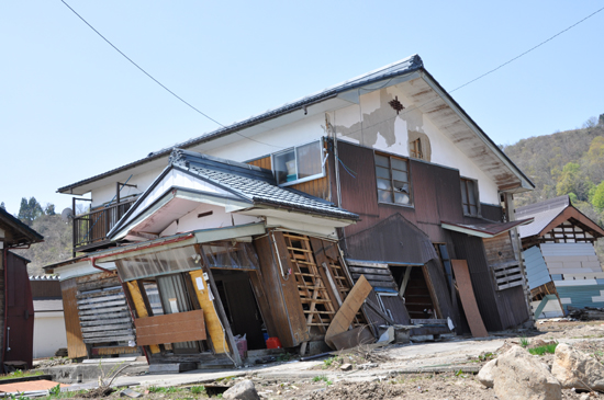 「忘れられた被災地」長野・栄村_e0171573_1943264.jpg