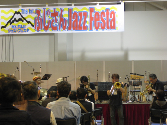 Jazz浸けのつけナポリタンな一日。。。_b0093221_12194619.jpg