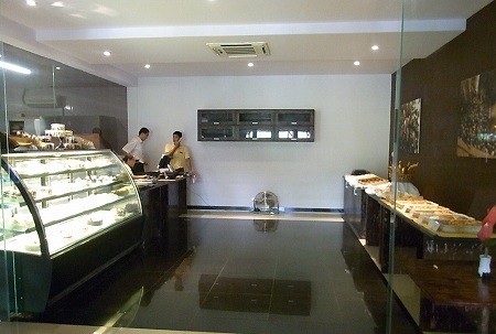 Jimbaran Corner (主にChocolate Cafe と Bamboo Spa ) @ Kupukupu Jimbaran _a0074049_1381695.jpg