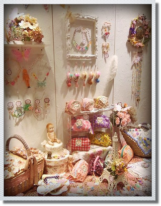 Michu_coquetteさんの展示@新宿マルイワン『LeLe junie moon』_b0189667_2114216.jpg