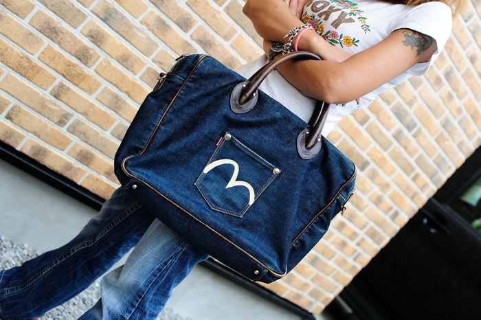 Evisu BAG-A-BON BAG (バカボン ショルダーバッグ) : LEXUS IS-F Evisu BAG-A-BON BAG (バカボン ショルダーバッグ) : LEXUS IS-F