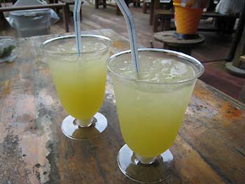 f0032812_22255256.jpg