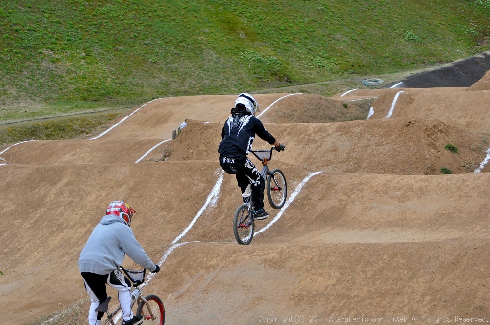 2011中越チャレンジカップVOL10：BMXオープンクラス準決勝_b0065730_202951.jpg