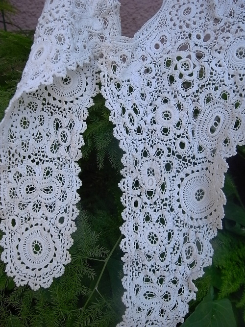 アイリッシュ・クロッシェのアイデンティティ : Doily 花の模様 かぎ針