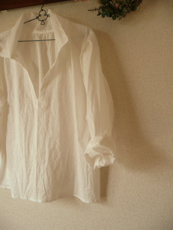 白リネンのシャツ＋_f0074254_8344179.jpg