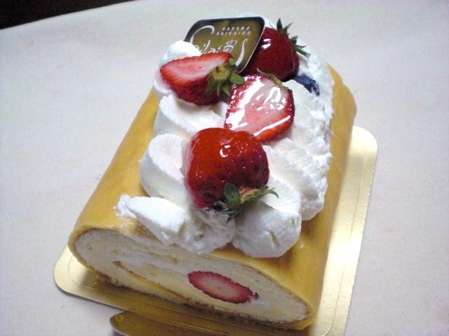 さいかい堂のロールケーキ♪_d0154538_211337.jpg