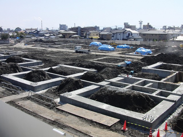 姿を現した?コープとアピタ_f0141310_7381499.jpg