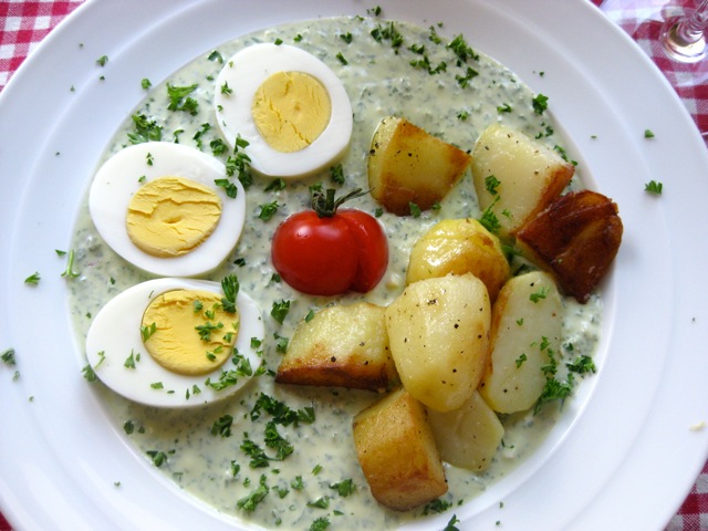 Grüne SoßeとApfelkuchen _c0194065_20585226.jpg