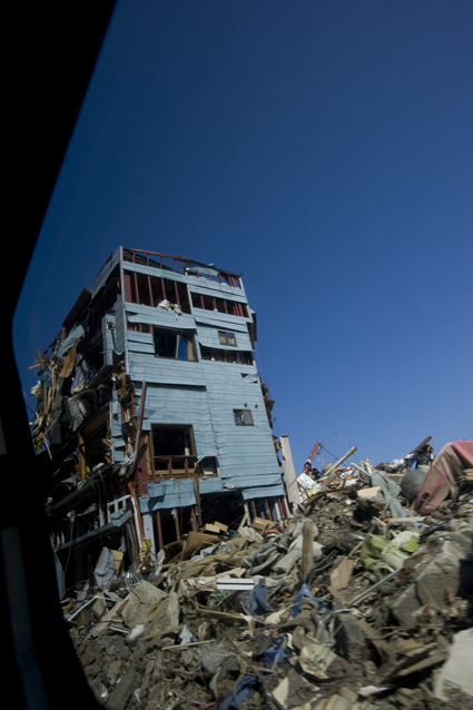 2011/04/28 気仙沼〜南三陸町〜津山町 3_c0159876_23552318.jpg