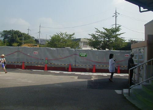 ●嵐山駅前の変化、その95(円形階段、脇道から広場)_d0053294_1111917.jpg