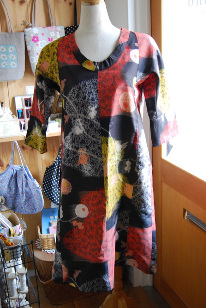 着物リメイク・銘仙ワンピース_d0127925_1628698.jpg