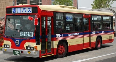 堀川バスのキュービックバス　2題_e0030537_23121377.jpg
