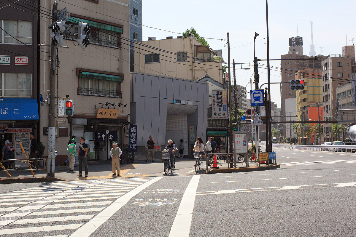 東京メトロ日比谷線 三ノ輪駅出口 写真 まるいけスタッフブログ