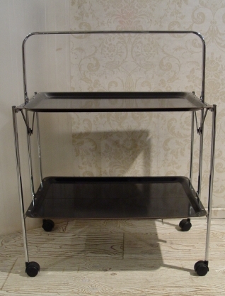 折りたためるキャスターワゴン・便利な台・入荷!!_a0096367_21252634.jpg