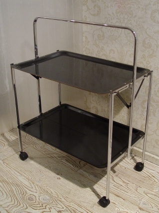 折りたためるキャスターワゴン・便利な台・入荷!!_a0096367_2125610.jpg