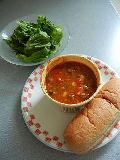 chilli soup w/wheat bun_a0124077_8475038.jpg
