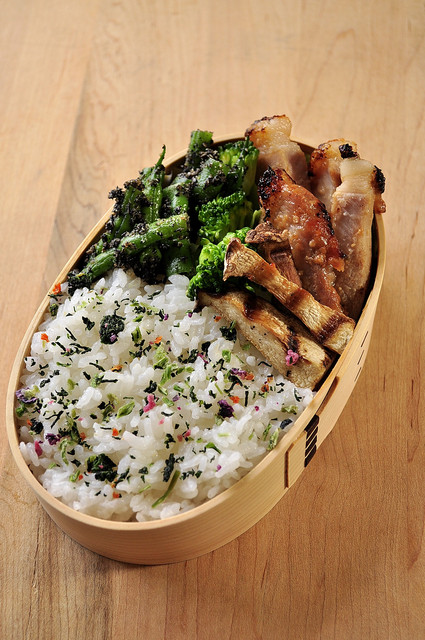 撮影終了~ 今日は豚味噌漬け弁当_b0171098_811153.jpg