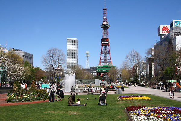 久しぶりの青空、久しぶりの大通公園_d0117900_22511567.jpg