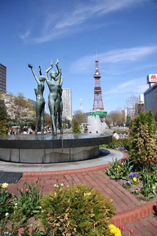 久しぶりの青空、久しぶりの大通公園_d0117900_22531549.jpg