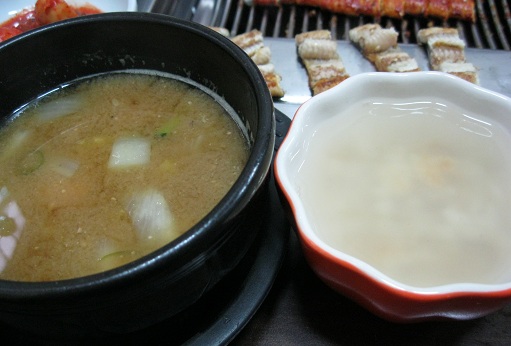 シンチョン(新村)のおいしいうなぎ屋　　　　　　신촌의 장어맛집_e0201021_167879.jpg