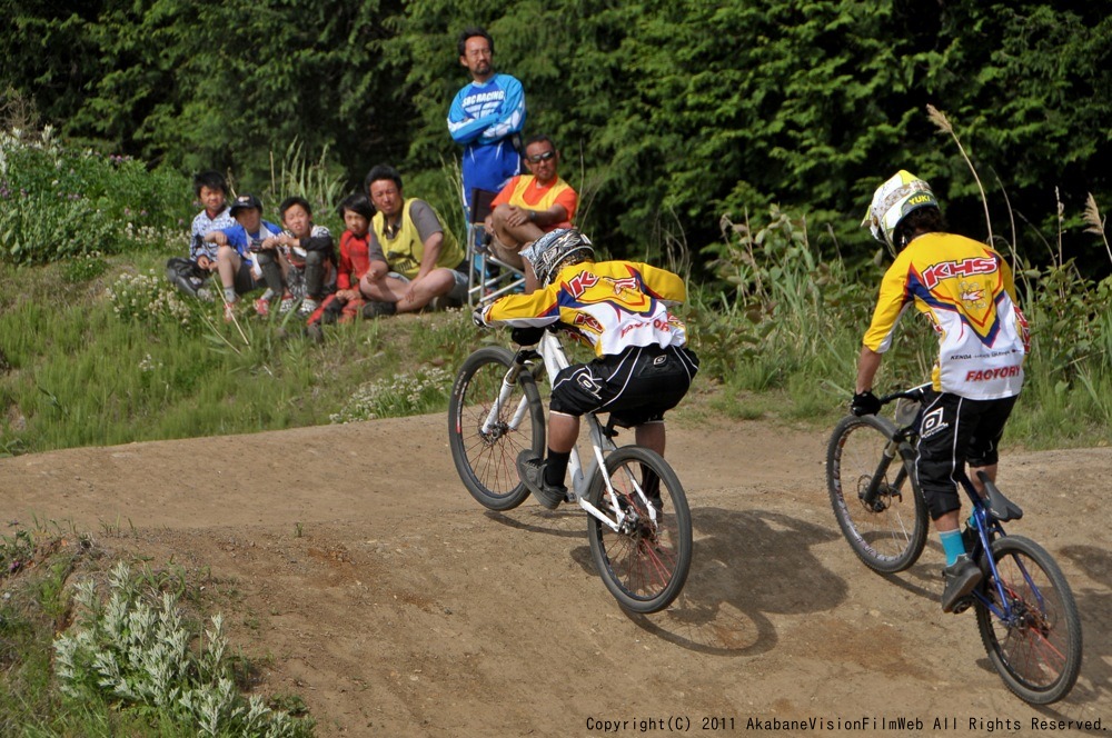 ２０１１JOSF緑山５月定期戦VOL4：MTBエリート決勝　動画アリ_b0065730_819427.jpg