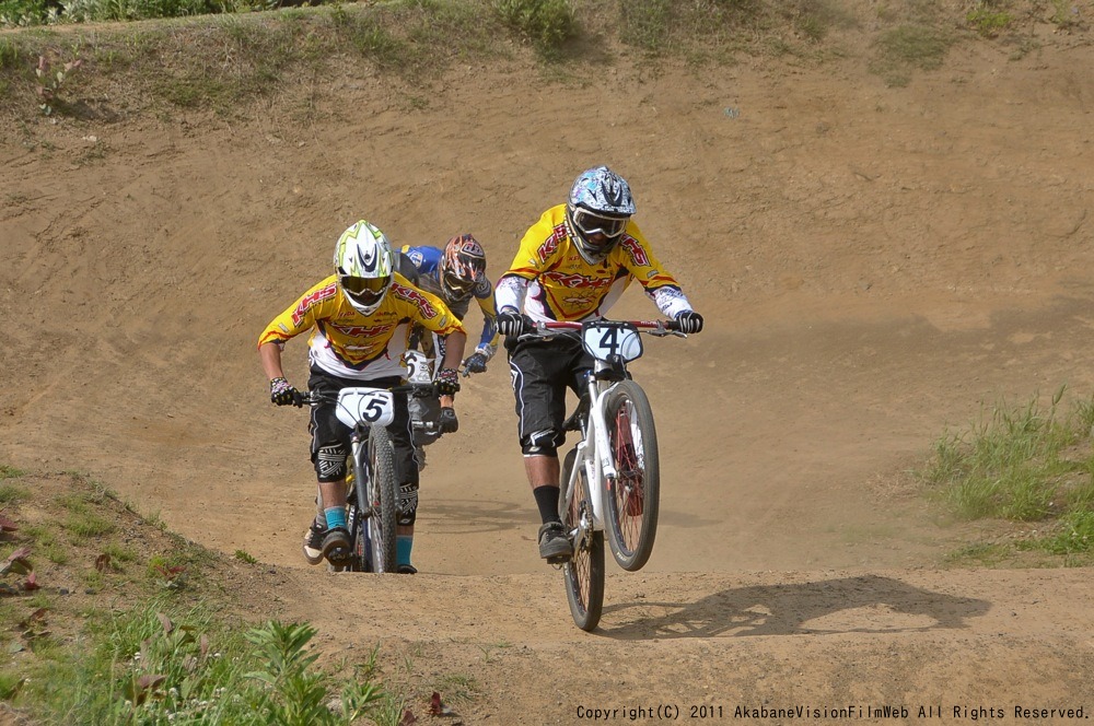 ２０１１JOSF緑山５月定期戦VOL4：MTBエリート決勝　動画アリ_b0065730_8211577.jpg