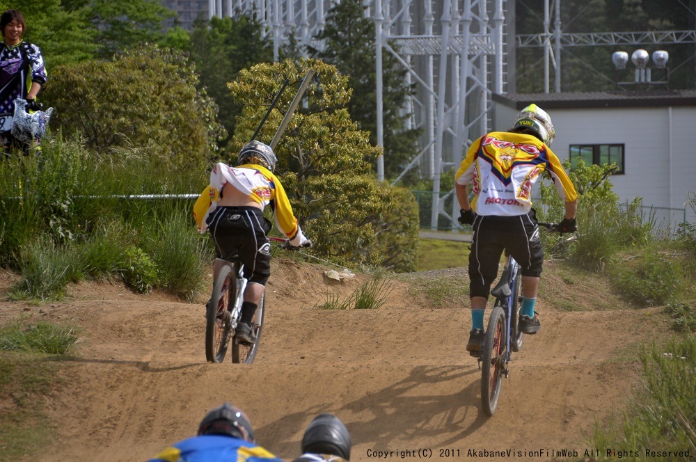 ２０１１JOSF緑山５月定期戦VOL4：MTBエリート決勝　動画アリ_b0065730_82261.jpg